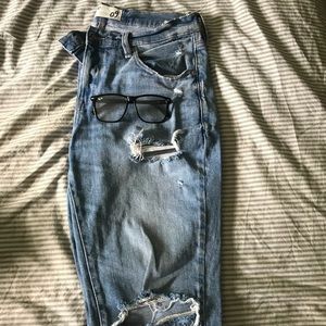 Mom Jean-Distressed GARAGE